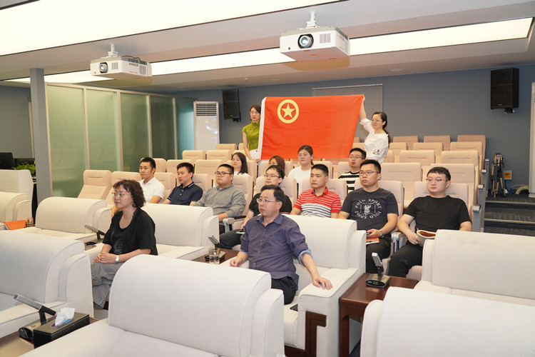 成绵苍巴成都分公司团员青年观看《庆祝中国共产主义青年团成立100周年大会》 (4).JPG